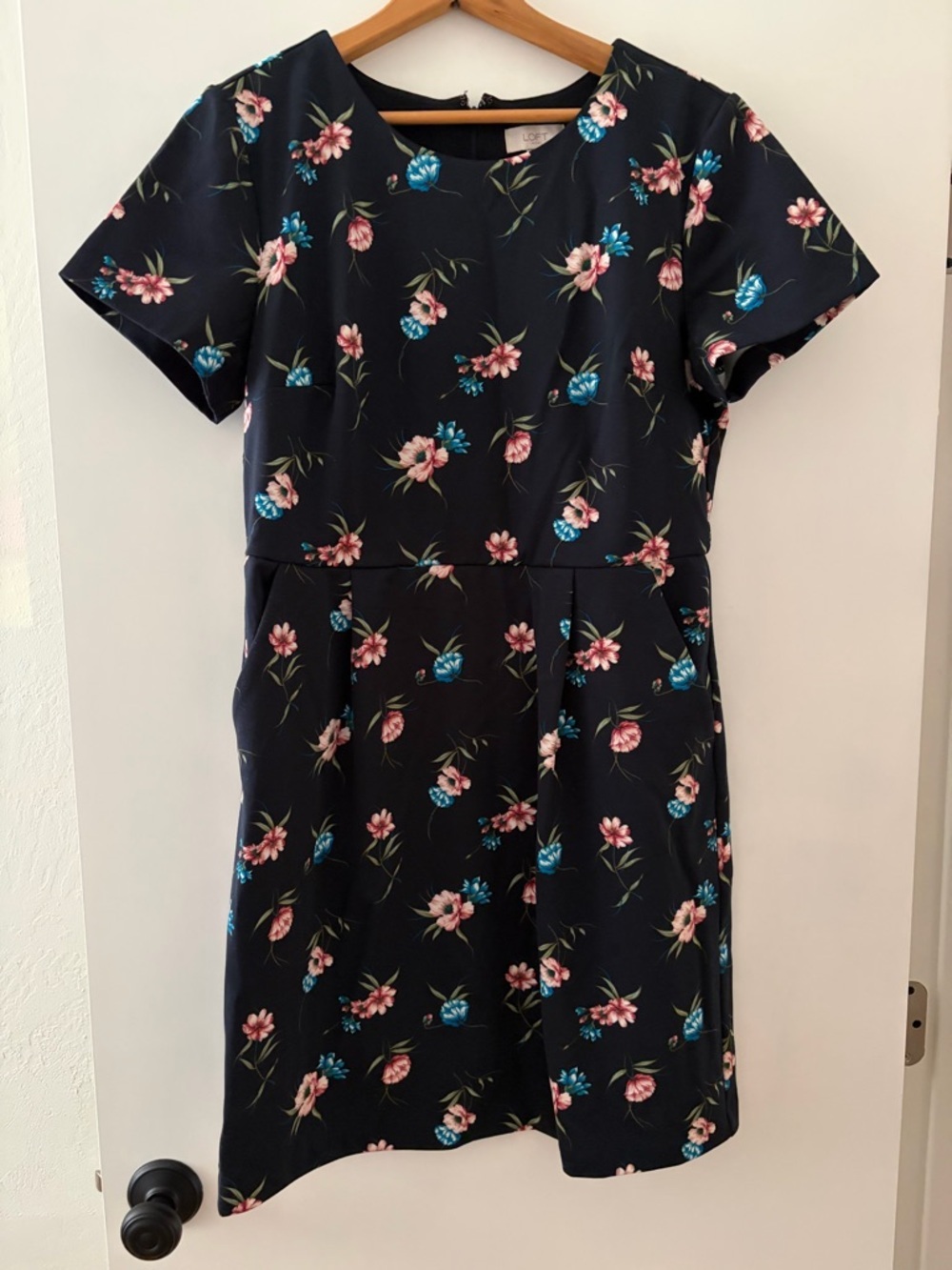 Ann Taylor Loft- Shift Dress with Pockets